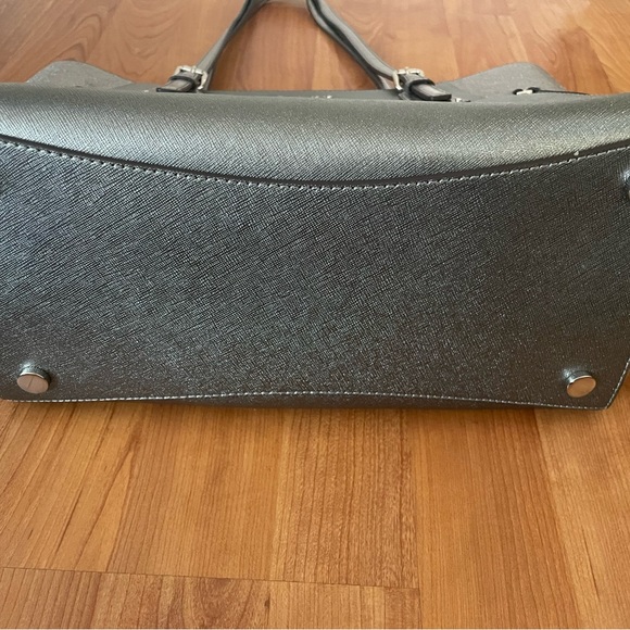 Michael Kors Metallic Tote Bag - Picture 2 of 4